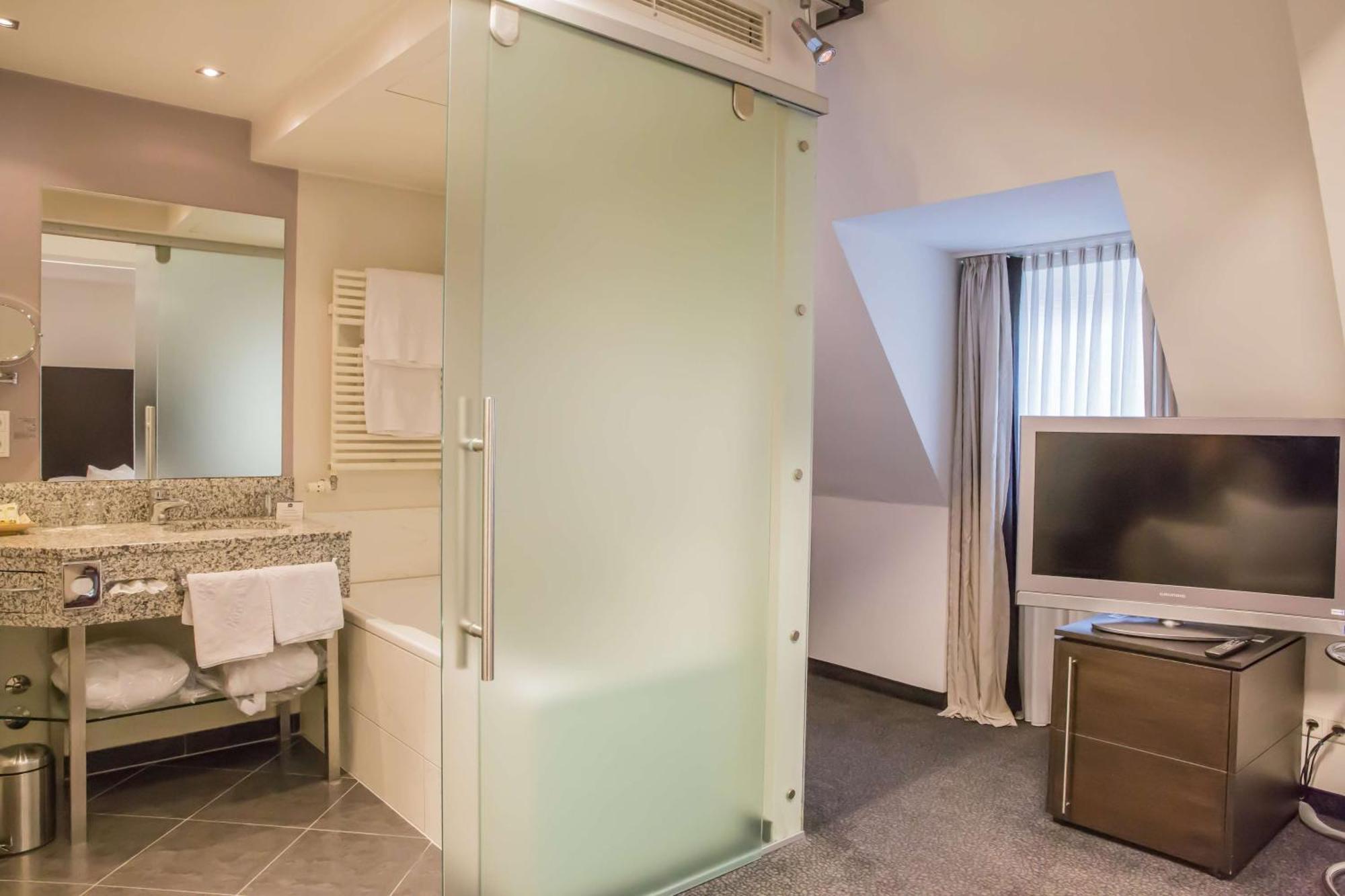 Hotel Western Premier Rebstock 4*